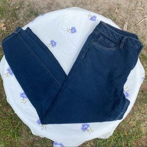 d. Jeans size 14 stretch skinny jeans